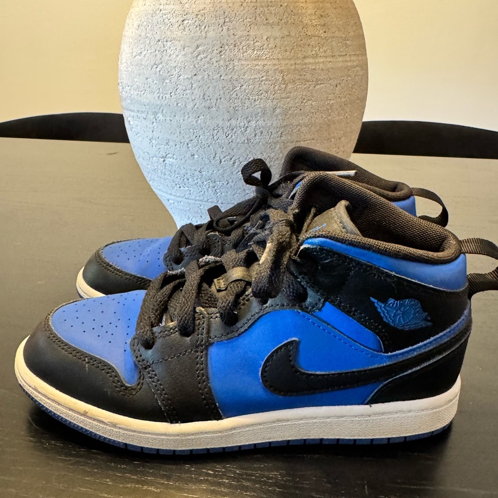 NIKE JORDAN 1 LOW SNEAKERS Size 2Y